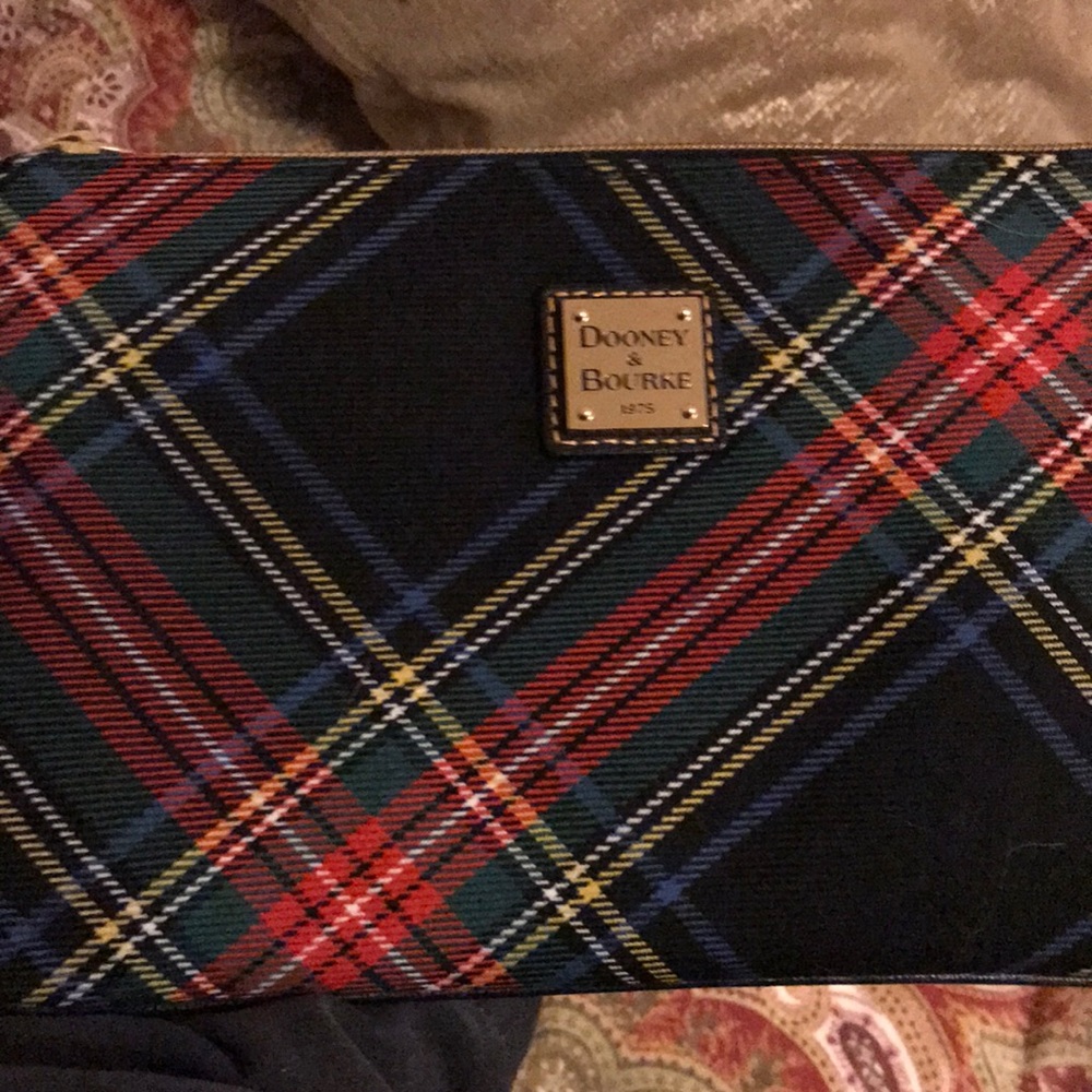 Dooney & Bourke clutch